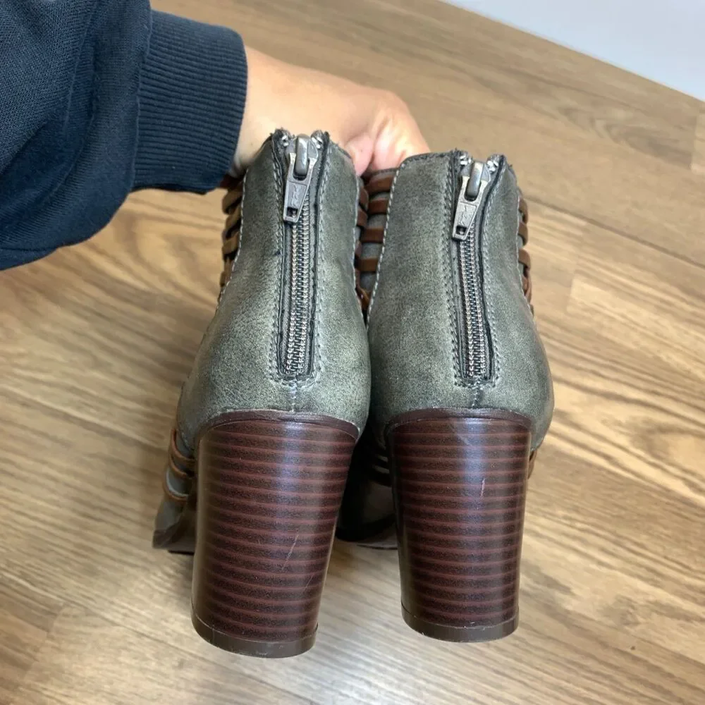 Sofft Euro Ankle Boots Womens 8 Gray Brown Faux Leather Woven Accent Block Heels